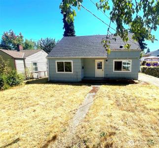 12034 68th Avenue S, Seattle, Washington 98178