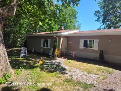 1314 Alexandrine, Mount Morris, Michigan 48458-1709, USA