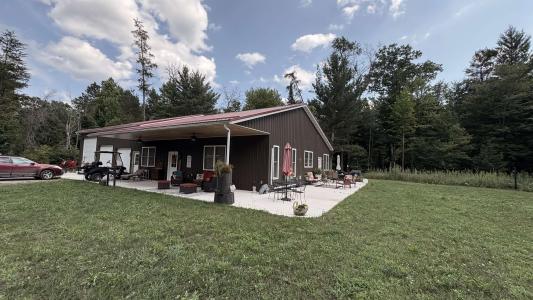 810 E Arnold Lk, Harrison, Michigan 48625, USA