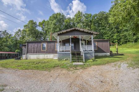 180 Grady Langley Rd, Lancing, Tennessee 37770, USA