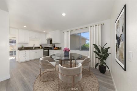 558 W Philadelphia St, Ontario, Kaliforniya 91762, Amerika Birleşik Devletleri