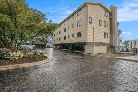 1 Marine Drive , 1 & 3, Michigan City, Indiana 46360, Estados Unidos