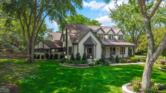 1658 Clifty Creek Court, Valparaiso, Indiana 46385, USA