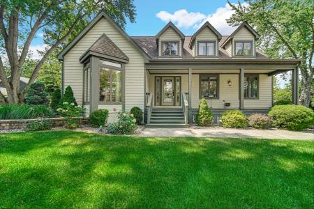 1658 Clifty Creek Court, Valparaiso, Indiana 46385, USA