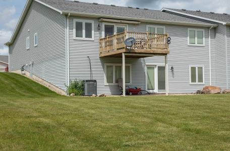 2419 Carstensen Dr, Waverly, 爱荷华州 50677, 美国