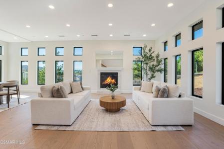 252 Capri Drive, Simi Valley, كاليفورنيا 93065, الولايات المتحدة