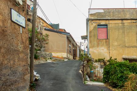 Via Amalfi, Motta Sant'Anastasia, Sicilia 95040, Ý