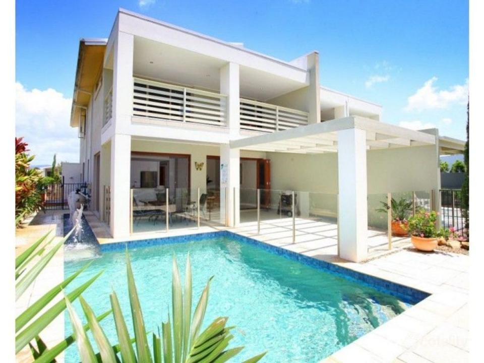 6001B The Boulevarde, Benowa, QLD 4217, Australia