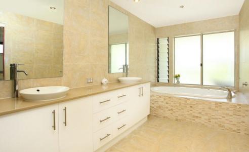 6001B The Boulevarde, Benowa, QLD 4217, Australia