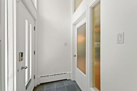 442  Av. Woodlea, Mont-Royal, Quebec H3P 1R6, Canada