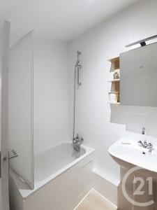 St Denis, Isla De Francia 93200, Francia