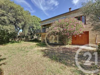 Uzes, Languedoc-Roussillon 30700, France