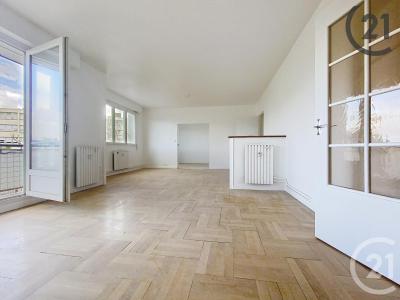 Troyes, Champagne-Ardenne 10000, France