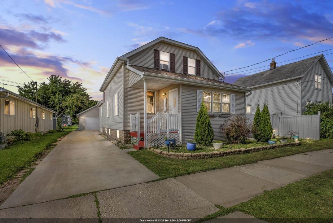 738 W 5th Avenue, Oshkosh, ויסקונסין 54902-5835, ארצות הברית של אמריקה