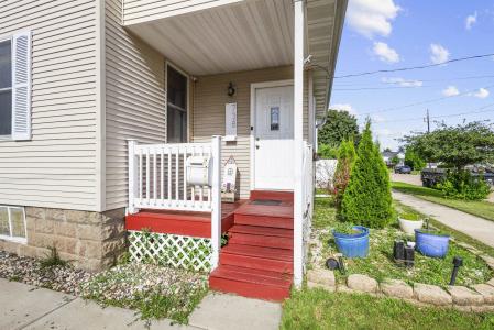 738 W 5th Avenue, Oshkosh, ויסקונסין 54902-5835, ארצות הברית של אמריקה