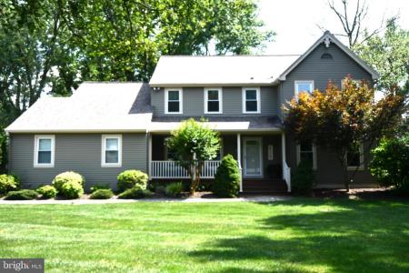 709 Wynnewood Dr , Yardley, Pennsylvania 19067, USA