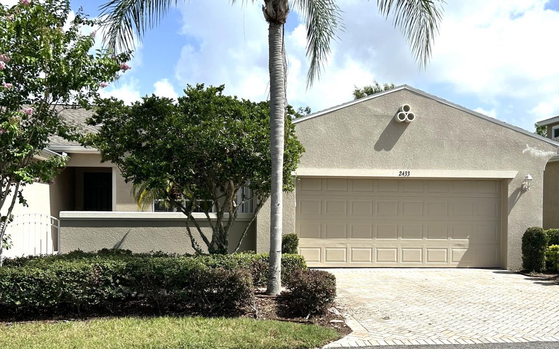 2433 Kensington Greens Dr, Sun City Center, Florida 33573