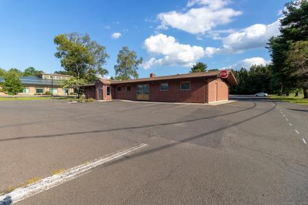 150 Hazard Avenue B1 and B2, Enfield, Connecticut 06082, Estados Unidos