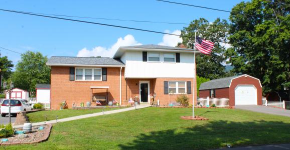 14801 Connecticut Ave., CRESAPTOWN, Maryland 21502, USA