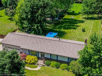 3843 Thomas Road, Oxford, Michigan 48371, USA