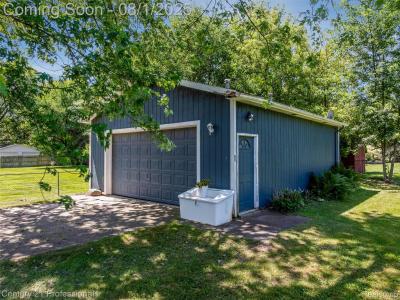 3843 Thomas Road, Oxford, Michigan 48371, USA