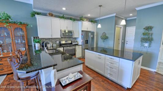 3983 Sierra Heights, Holt, Michigan 48842, USA