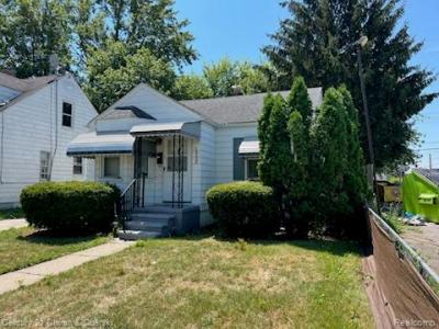 18532 Elkhart Street, Harper Woods, Michigan 48225