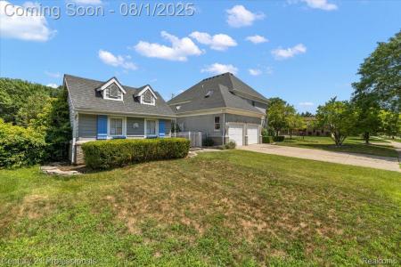40205 Ashland Drive, SterlingHeights, Michigan 48313, USA