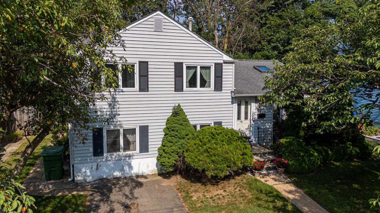 94 Albert Dr., Parlin, New Jersey 08859
