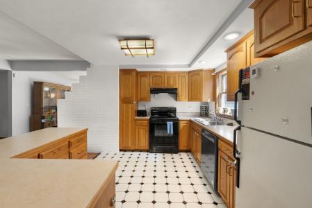 4 Price Rd, Peabody, Massachusetts 01960