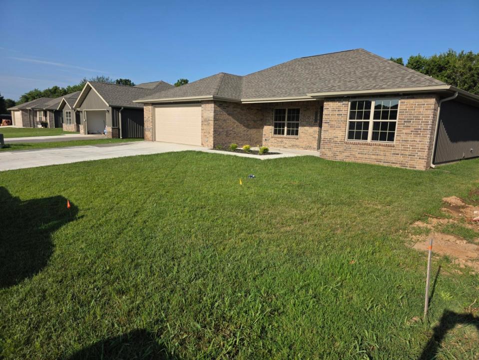 1675 Ridgemont Avenue, Moentt, Missouri 65708, États-Unis