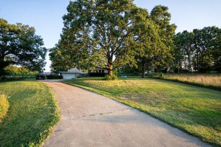 10081 US Highway 63, West Plains, Missouri 65775, USA