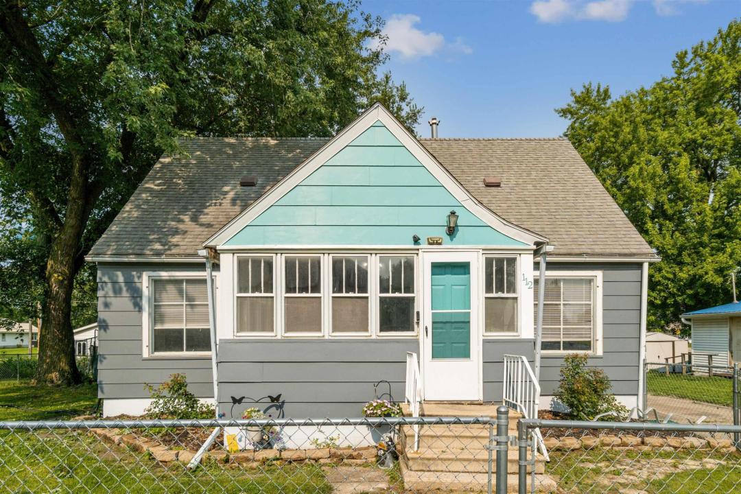 112 N Madison St, Hazleton, 아이오와 50641, 미국