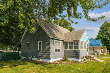 112 N Madison St, Hazleton, Iowa 50641, USA