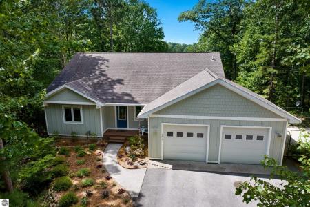 4810 N Indian Lakes Trail, Traverse City, Michigan 49696, USA