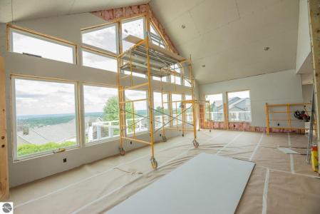 4229 Eagles View, Traverse City, Michigan 49684-7085, USA