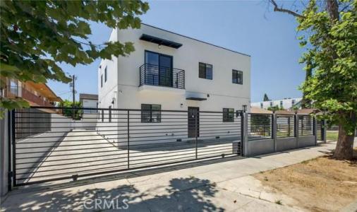 14732 Gilmore Street 2, Van Nuys, California 91411, USA
