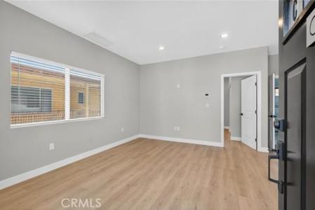 14734 Gilmore Street C, Van Nuys, Kaliforniya 91411, Amerika Birleşik Devletleri