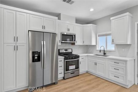 14734 Gilmore Street C, Van Nuys, Kaliforniya 91411, Amerika Birleşik Devletleri