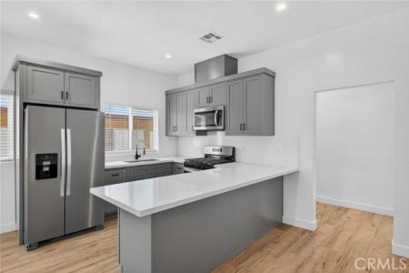 14732 Gilmore Street 3, Van Nuys, Kaliforniya 91411, Amerika Birleşik Devletleri