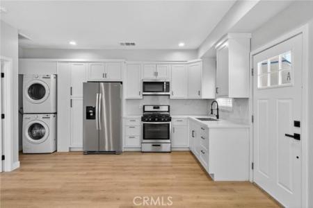 14734 Gilmore Street A, Van Nuys, Kaliforniya 91411, Amerika Birleşik Devletleri
