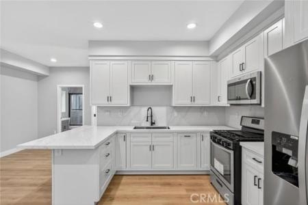 14734 Gilmore Street B, Van Nuys, Kaliforniya 91411, Amerika Birleşik Devletleri