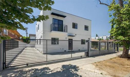 14732 Gilmore St 1, Van Nuys, California 91411, USA