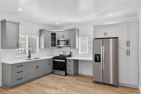 14732 Gilmore St 1, Van Nuys, Kaliforniya 91411, Amerika Birleşik Devletleri