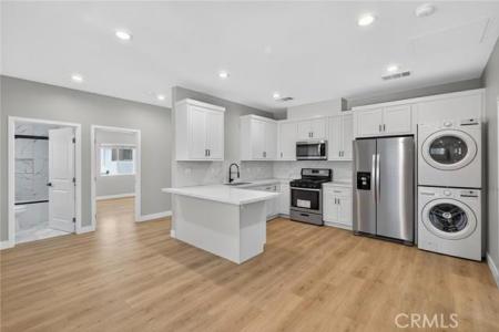 14734 Gilmore Street D, Van Nuys, Kaliforniya 91411, Amerika Birleşik Devletleri