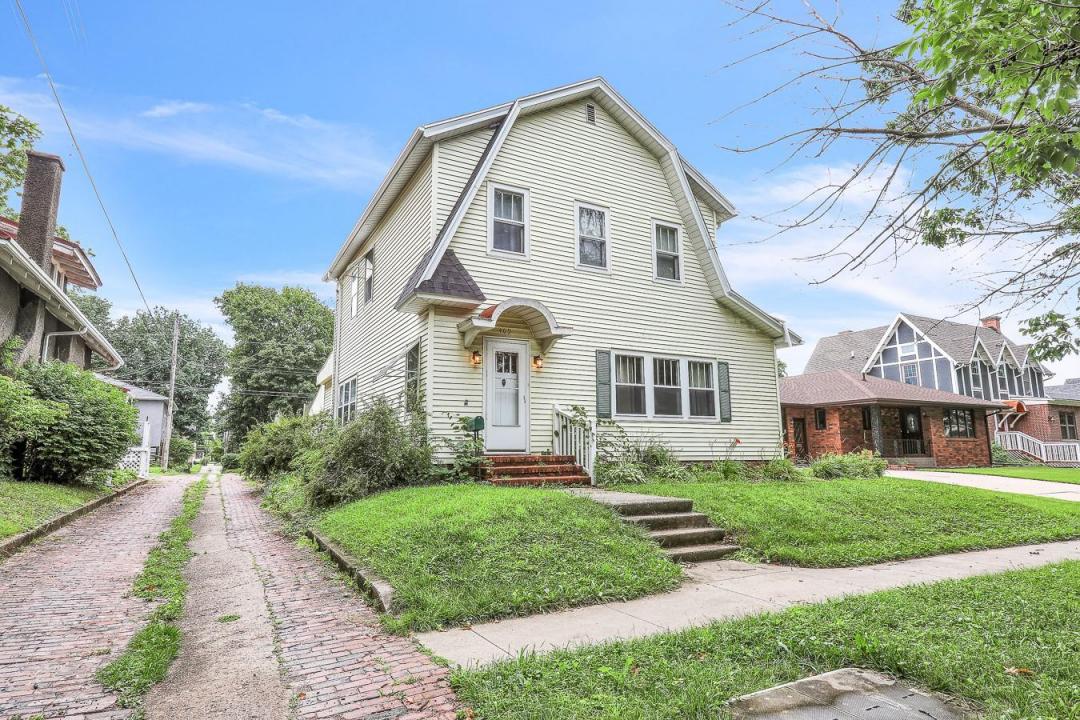 409 1st Avenue E, Oskaloosa, איווה 52577, ארצות הברית של אמריקה 