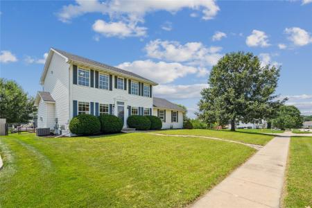 5028 Oakwood Lane, West Des Moines, Iowa 50265