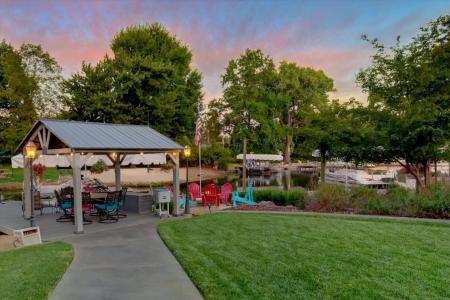 23714 Shadow Drive, Auburn, California 95602, USA