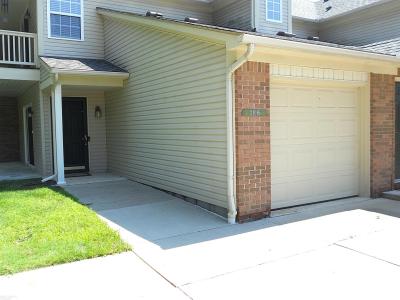 21015 Cooper, Macomb Twp, Michigan 48044, USA