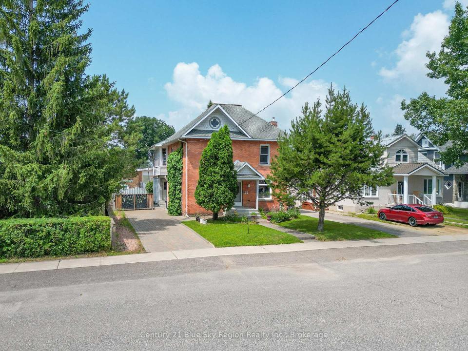 125 MAIN STREET, West Nipissing, Ontario P2B 1N6, Canada